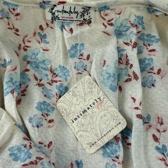 Intimately Free People Bodysuit Womens Size Medium Cream Floral Take it Away NWT - Picture 7 of 13